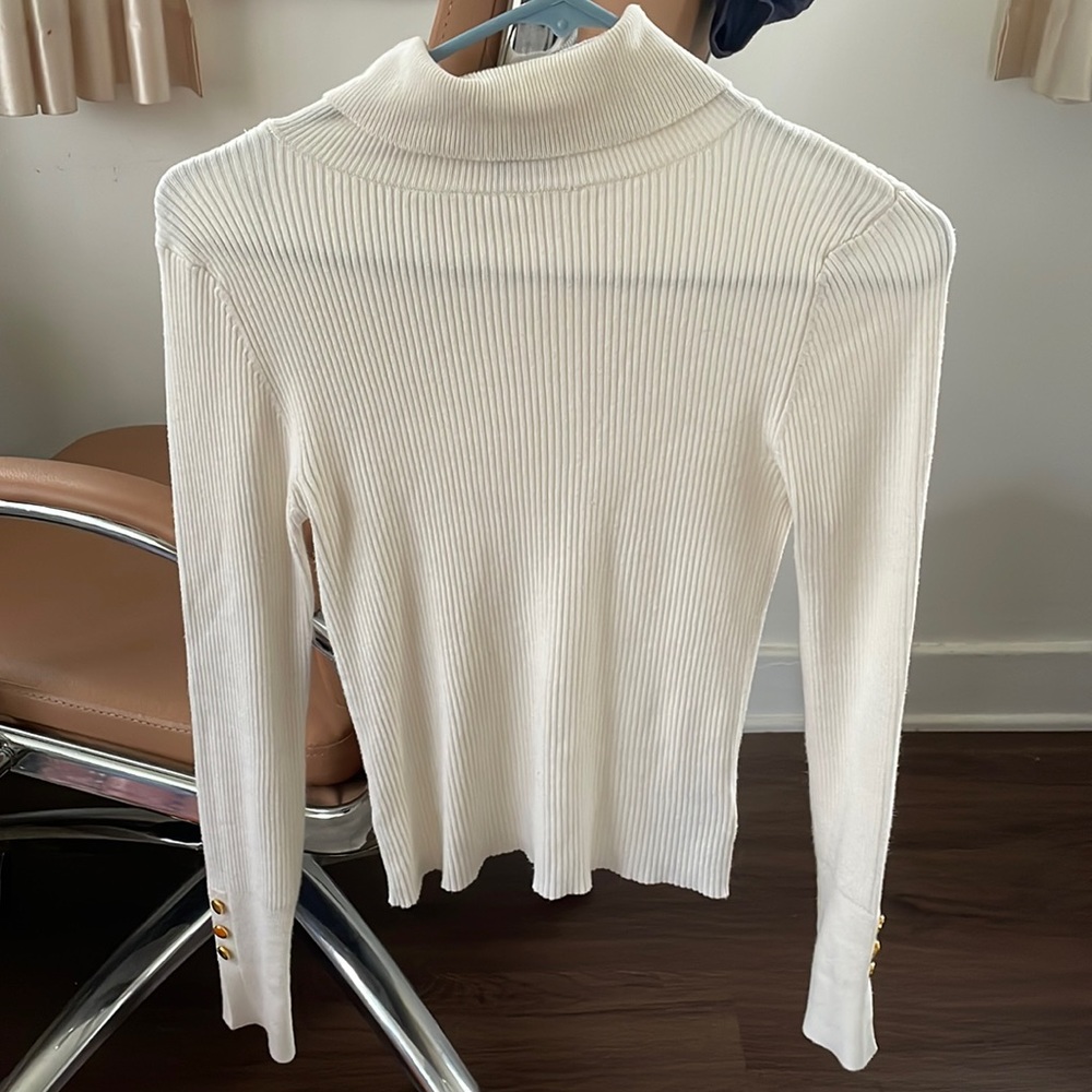 REVAMPED LONG SLEEVES SHIRT WOMEN SIZE MEDIUM